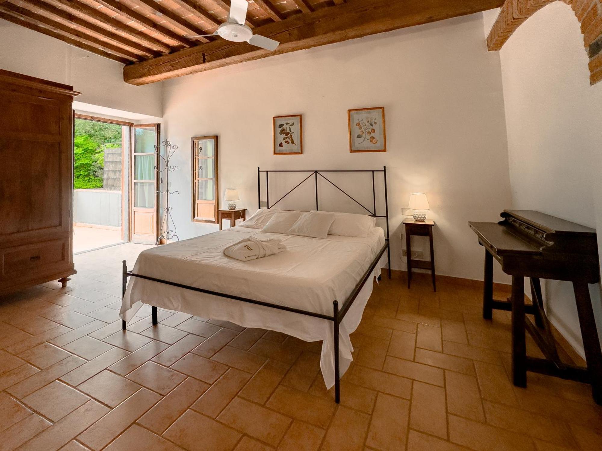 La Ferriera Exclusive Resort - Pool & Waterfall 罗洛·丘芬纳 外观 照片