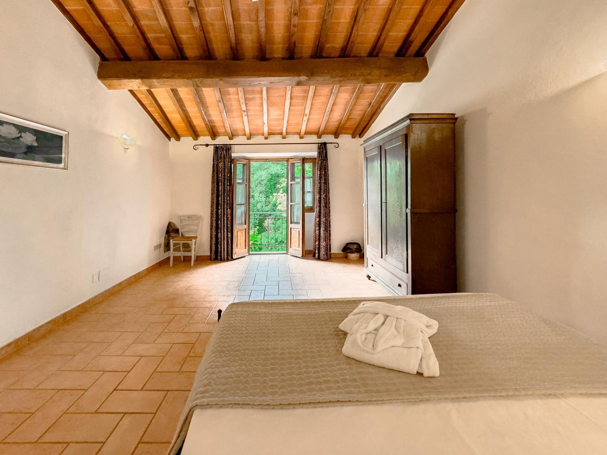 La Ferriera Exclusive Resort - Pool & Waterfall 罗洛·丘芬纳 外观 照片