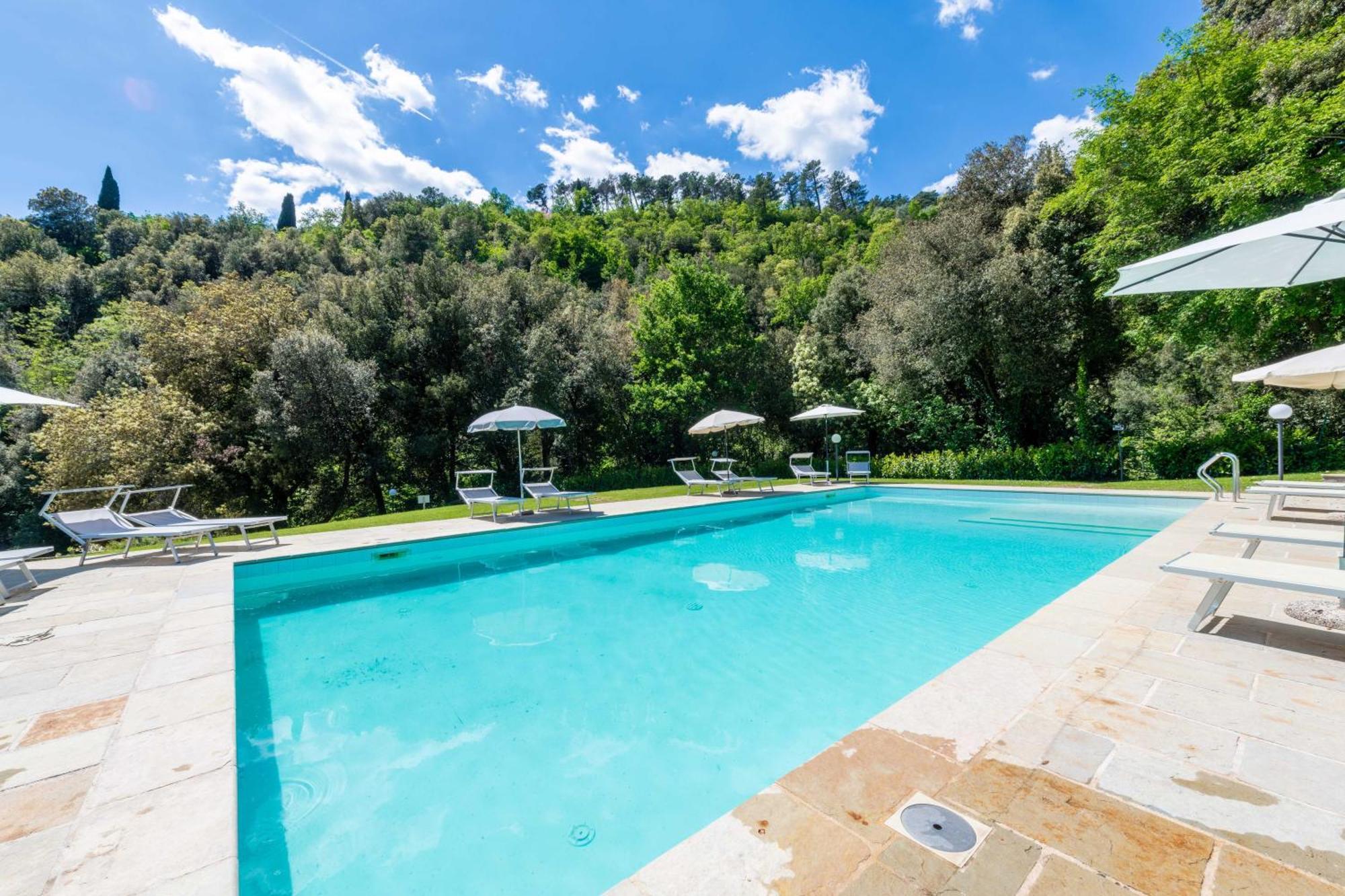 La Ferriera Exclusive Resort - Pool & Waterfall 罗洛·丘芬纳 外观 照片