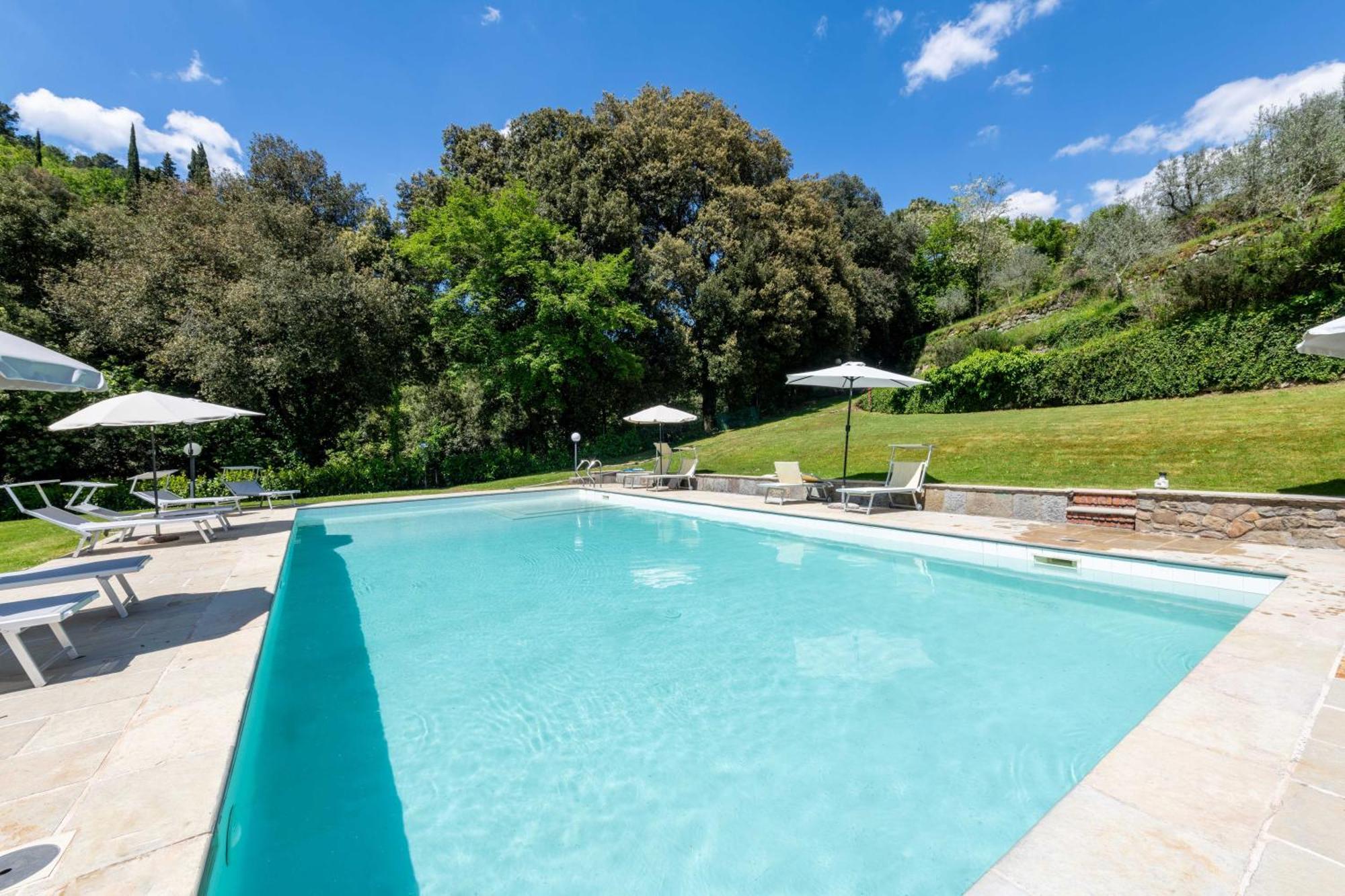 La Ferriera Exclusive Resort - Pool & Waterfall 罗洛·丘芬纳 外观 照片