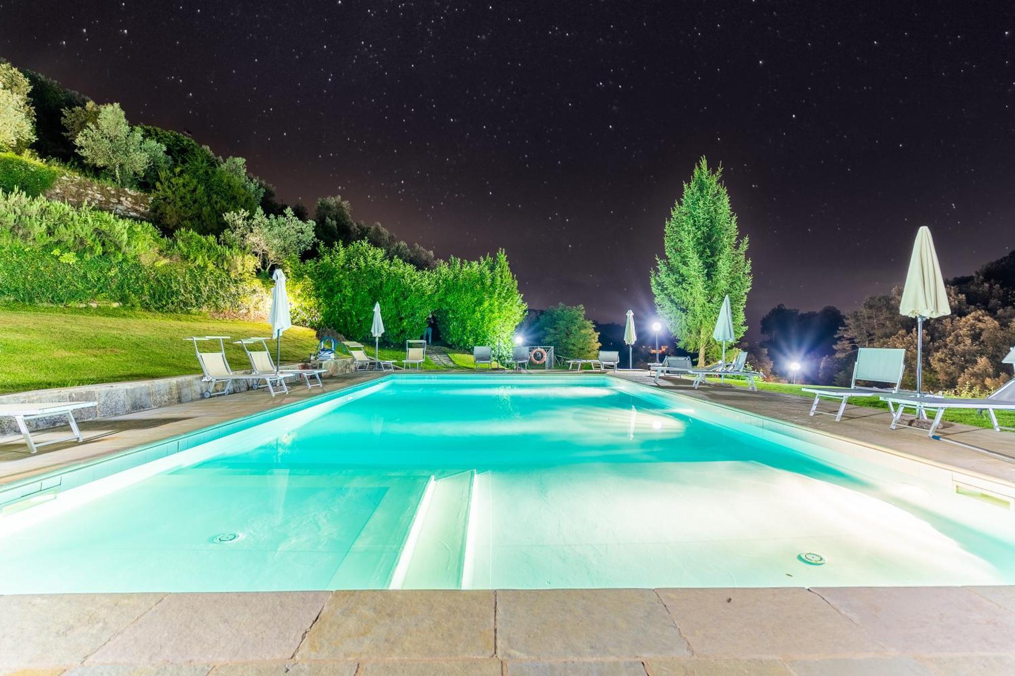 La Ferriera Exclusive Resort - Pool & Waterfall 罗洛·丘芬纳 外观 照片
